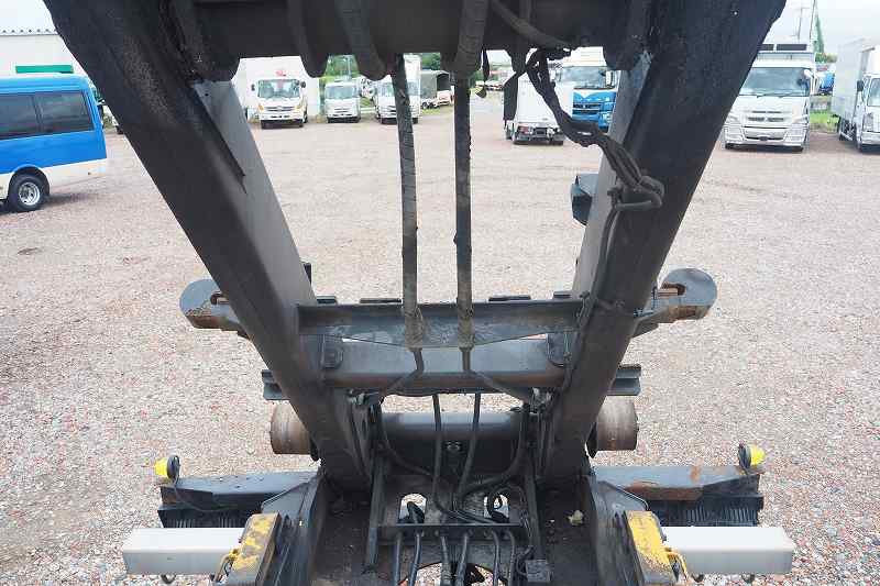 中古コンテナ車 UDトラックス クオン