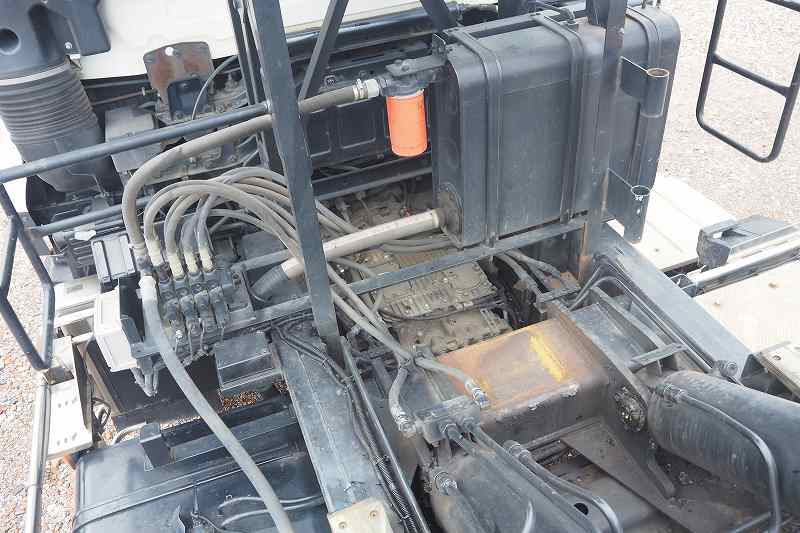 中古コンテナ車 UDトラックス クオン