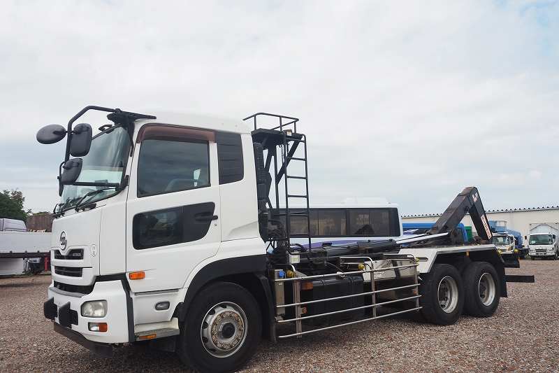 中古コンテナ車 UDトラックス クオン