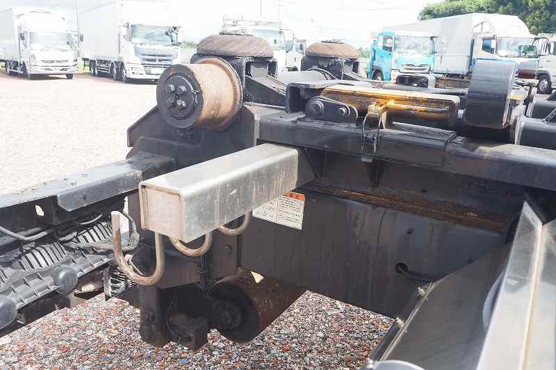 中古コンテナ車 UDトラックス クオン