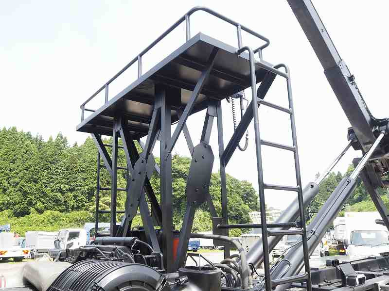 中古コンテナ車 UDトラックス クオン