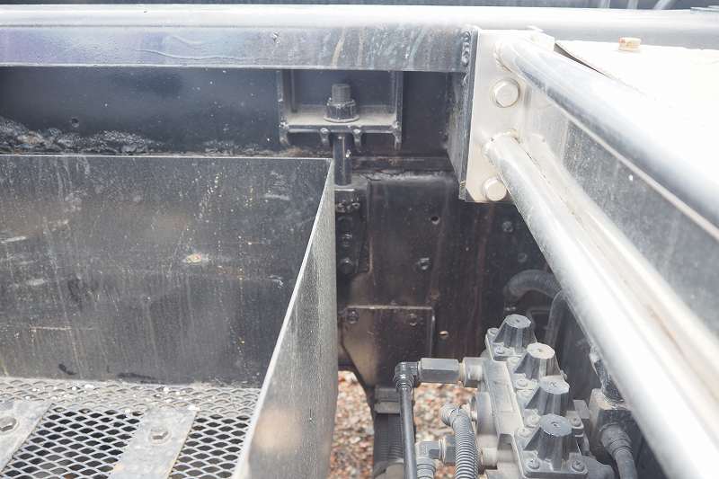 中古コンテナ車 UDトラックス クオン