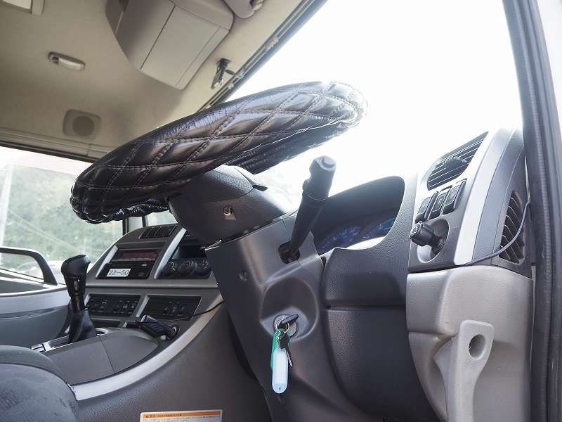 中古コンテナ車 UDトラックス クオン