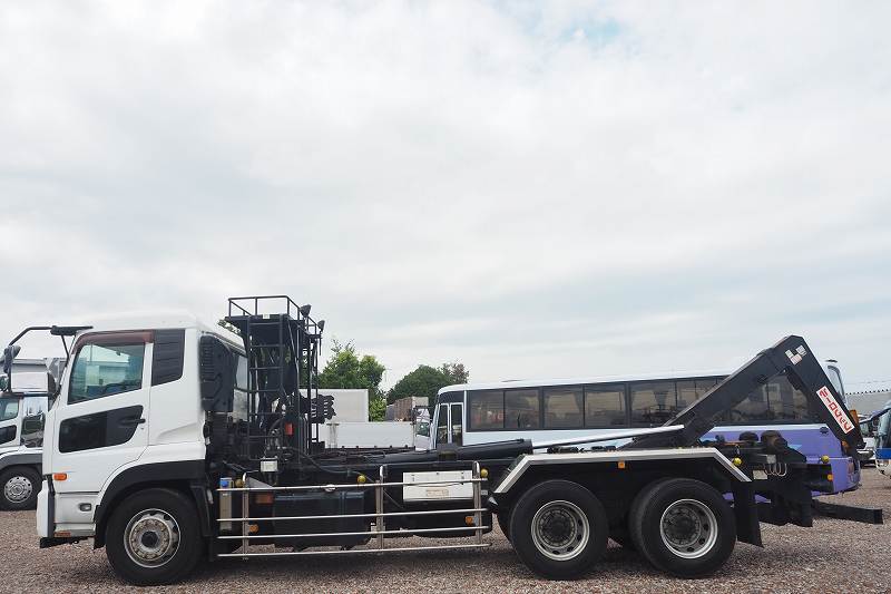 中古コンテナ車 UDトラックス クオン