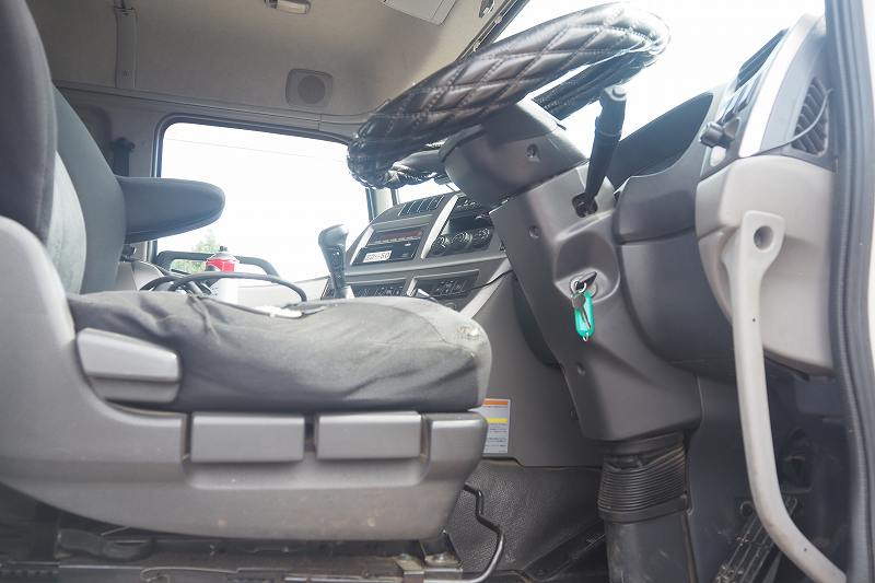 中古コンテナ車 UDトラックス クオン