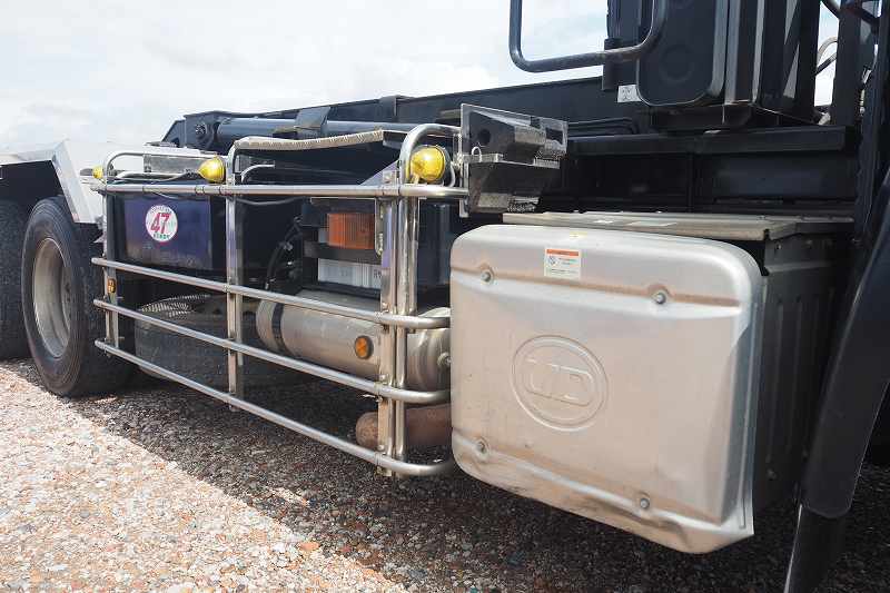 中古コンテナ車 UDトラックス クオン