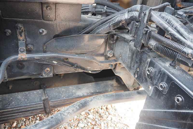 中古コンテナ車 UDトラックス クオン