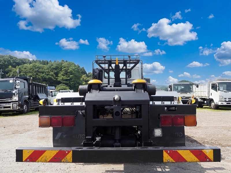 中古コンテナ車 UDトラックス クオン