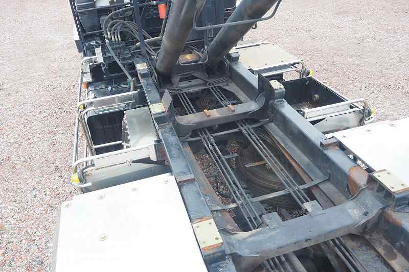 中古コンテナ車 UDトラックス クオン