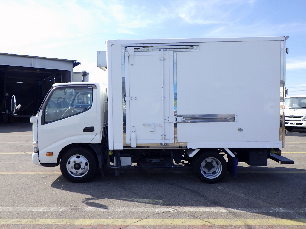 中古冷凍バン 日野 デュトロ