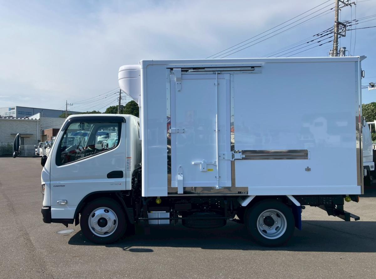 中古冷凍バン 三菱ふそう キャンター