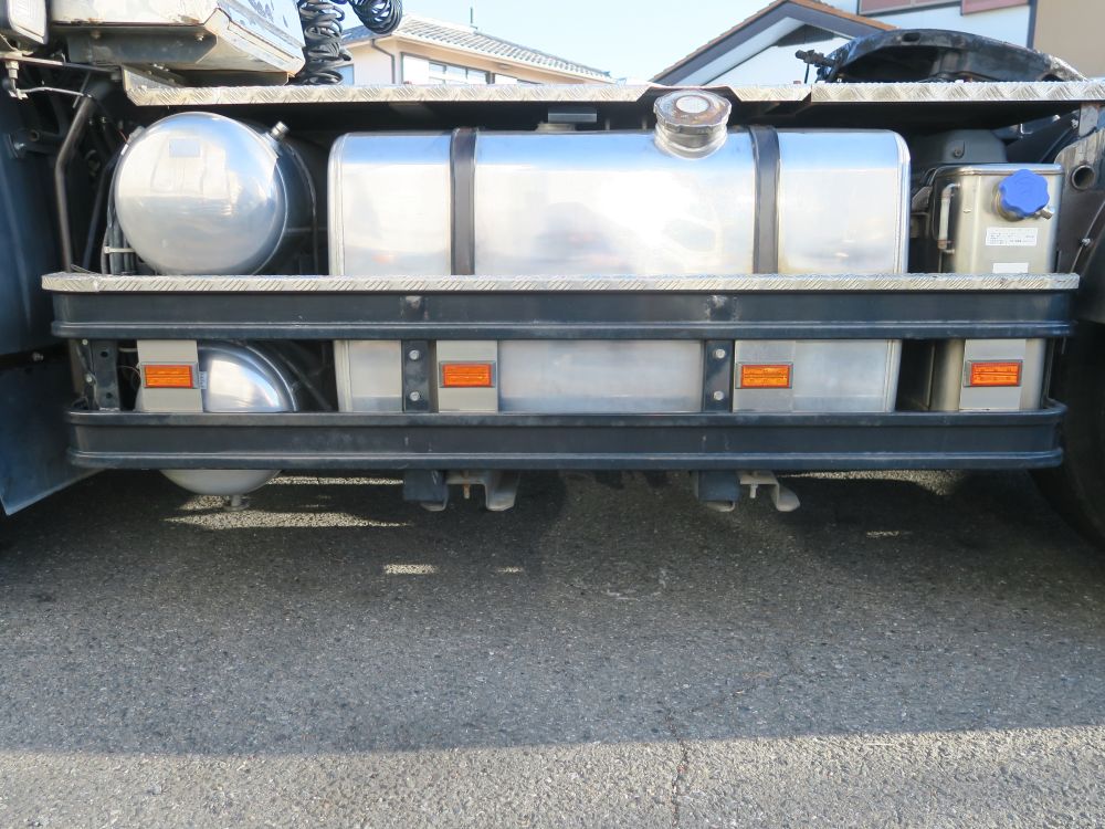 中古トラクタ UDトラックス クオン