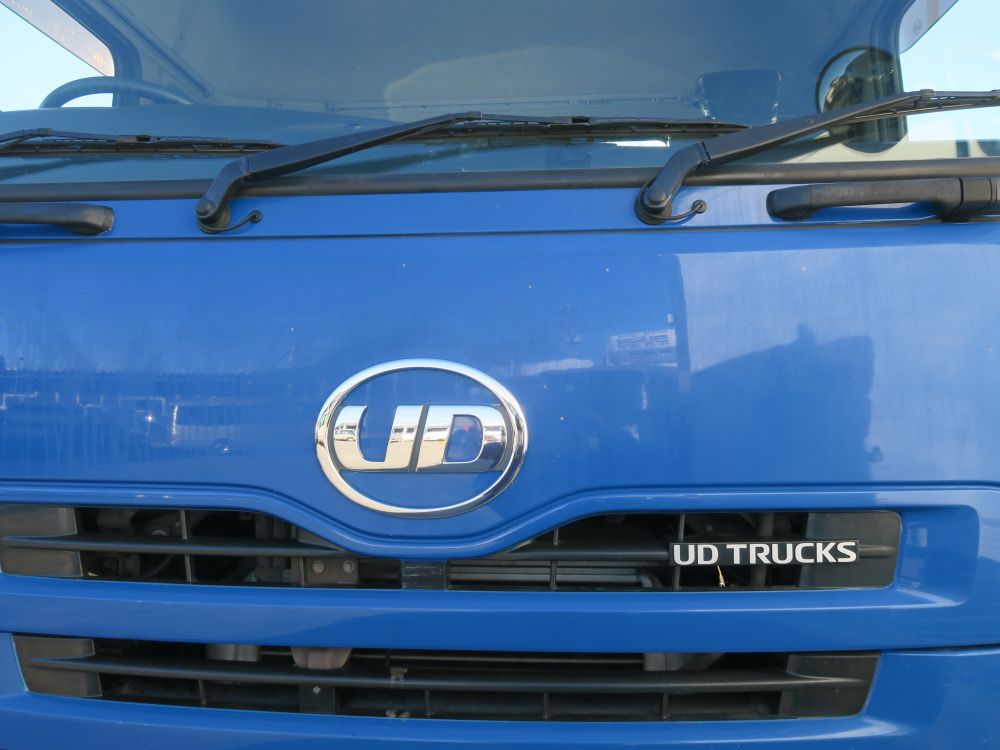 中古トラクタ UDトラックス クオン