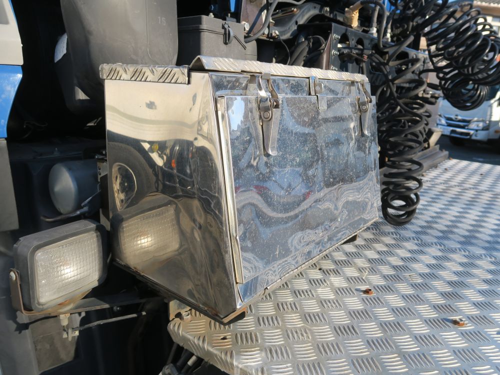 中古トラクタ UDトラックス クオン