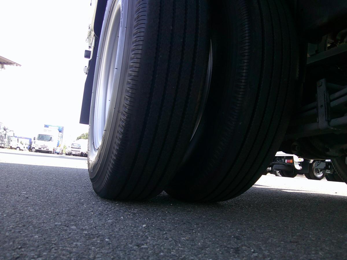 中古平ボディ 日野 デュトロ
