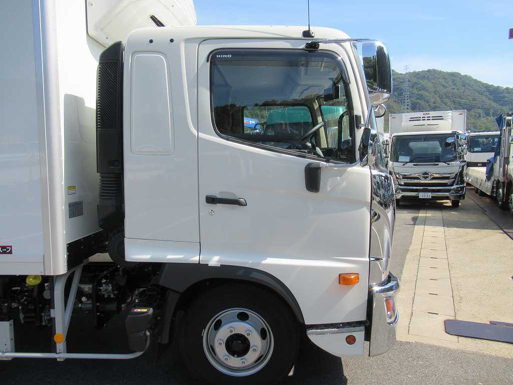 中古冷凍バン 日野 レンジャー