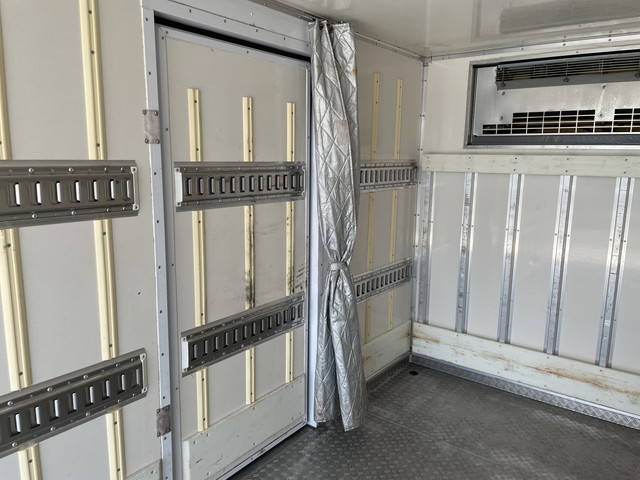 中古冷凍バン いすゞ エルフ