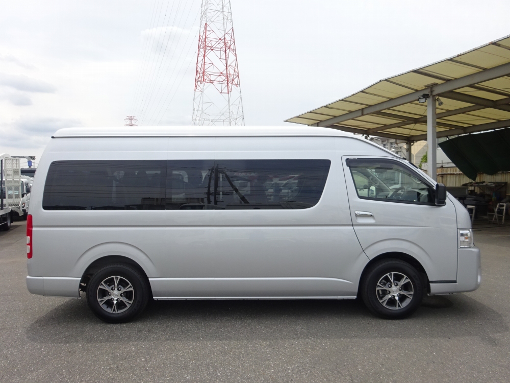 中古バス トヨタ ハイエース