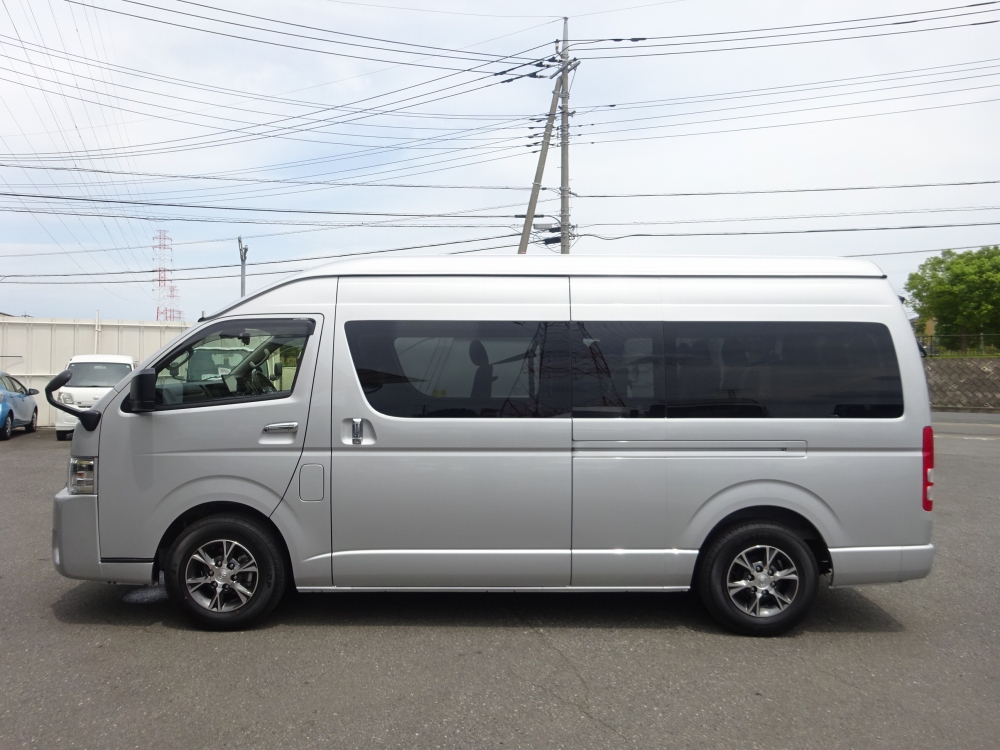 中古バス トヨタ ハイエース