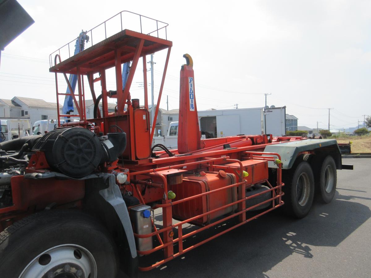 中古コンテナ車 UDトラックス クオン