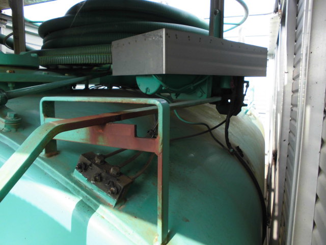 中古糞尿車(バキュームカー) いすゞ エルフ