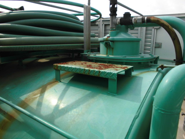 中古糞尿車(バキュームカー) いすゞ エルフ