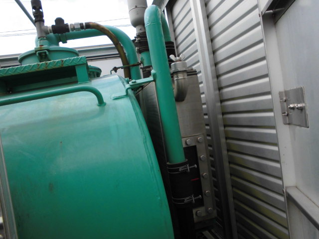 中古糞尿車(バキュームカー) いすゞ エルフ