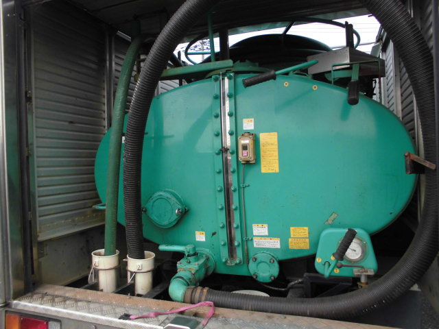 中古糞尿車(バキュームカー) いすゞ エルフ