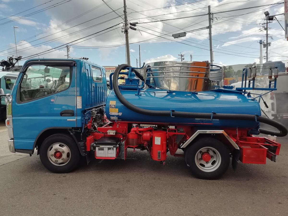 中古糞尿車(バキュームカー) 三菱ふそう キャンター