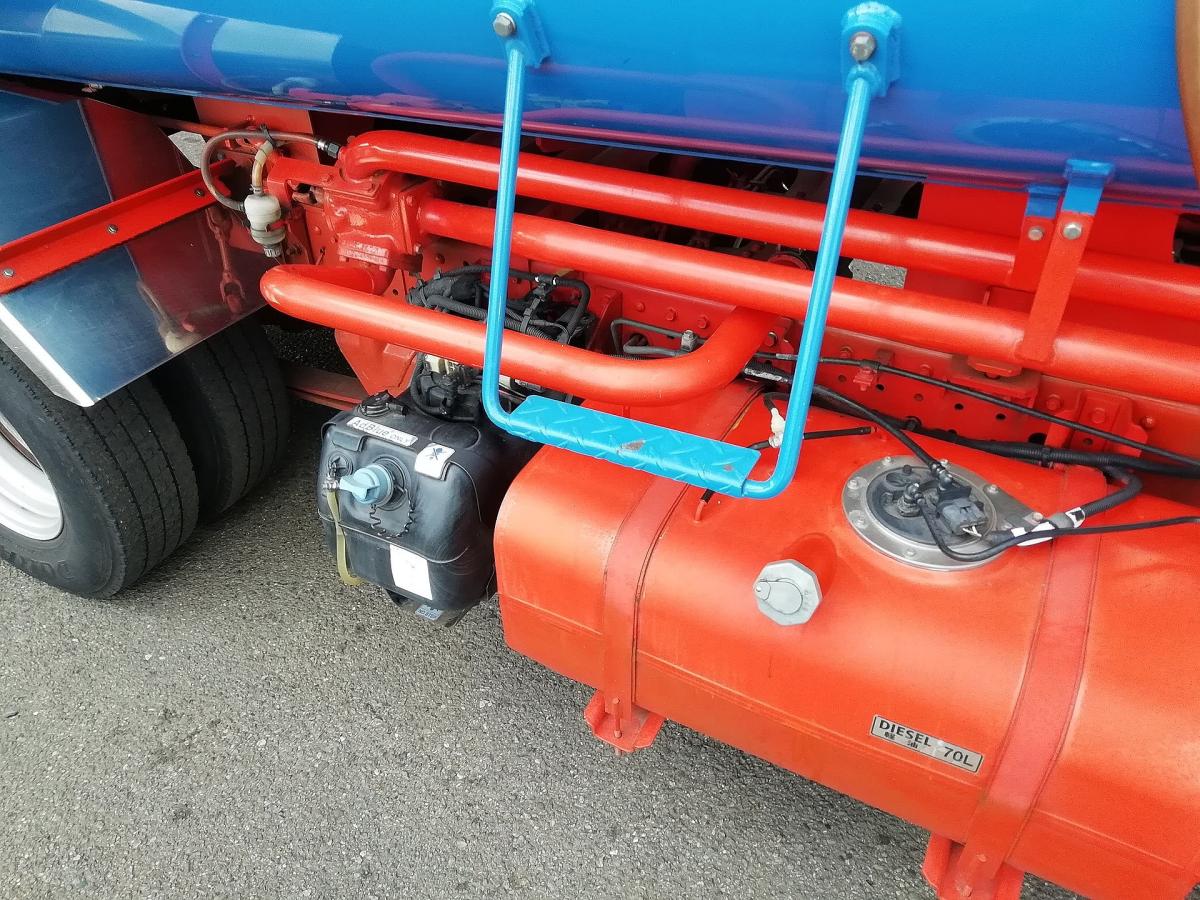 中古糞尿車(バキュームカー) 三菱ふそう キャンター