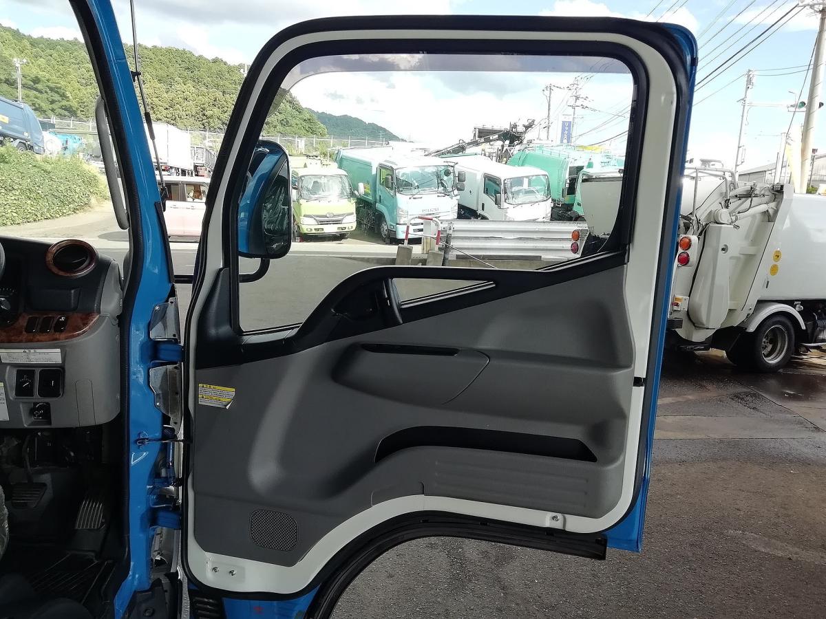 中古糞尿車(バキュームカー) 三菱ふそう キャンター
