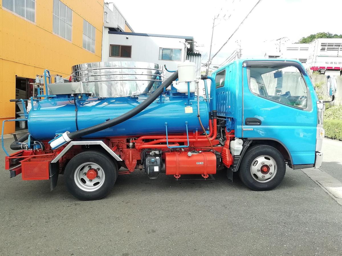中古糞尿車(バキュームカー) 三菱ふそう キャンター