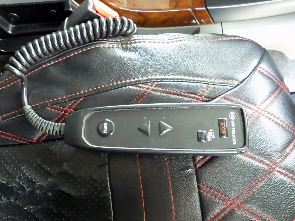 中古トラクタ UDトラックス クオン
