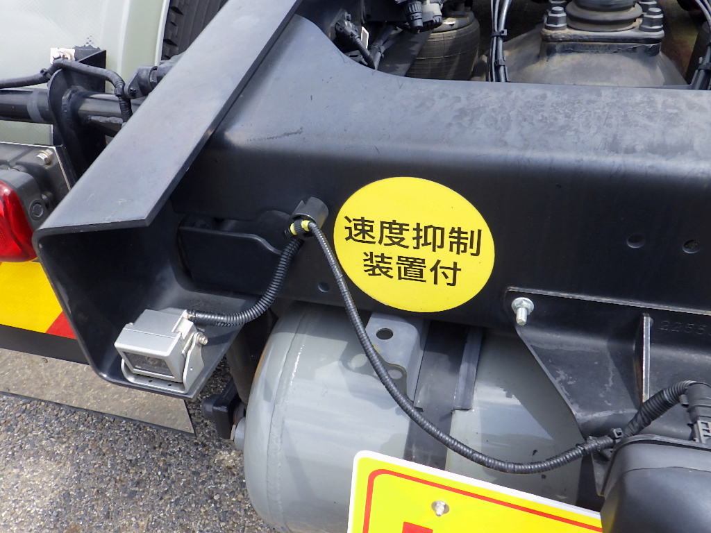 中古トラクタ UDトラックス クオン