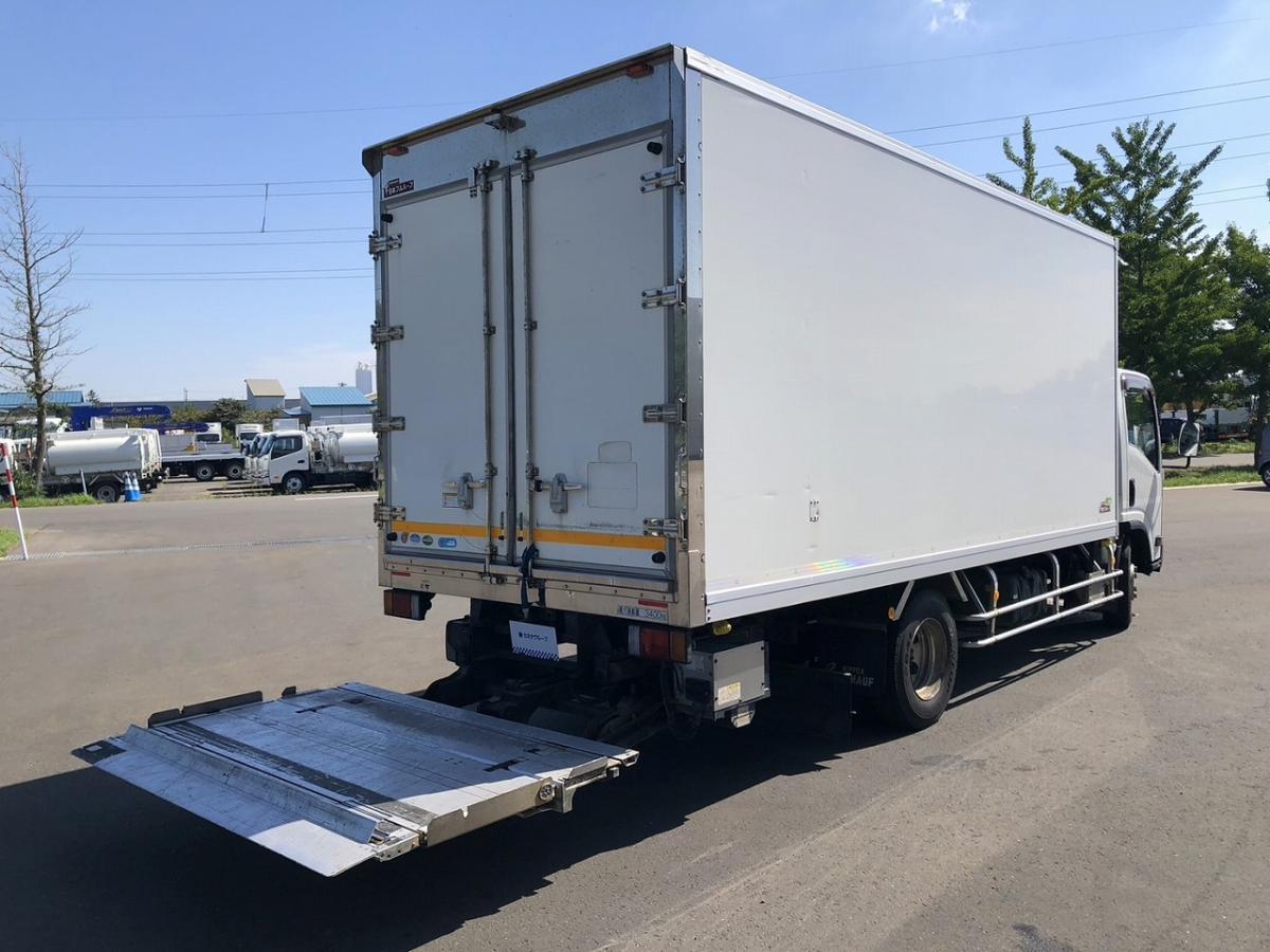 中古冷凍バン いすゞ エルフ