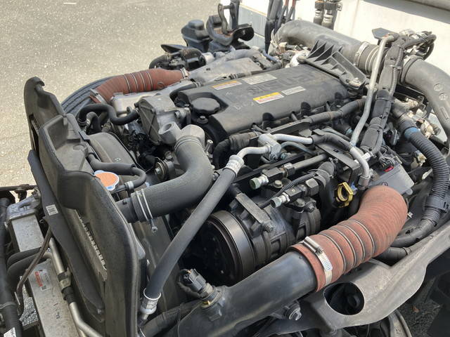 中古冷凍バン いすゞ エルフ