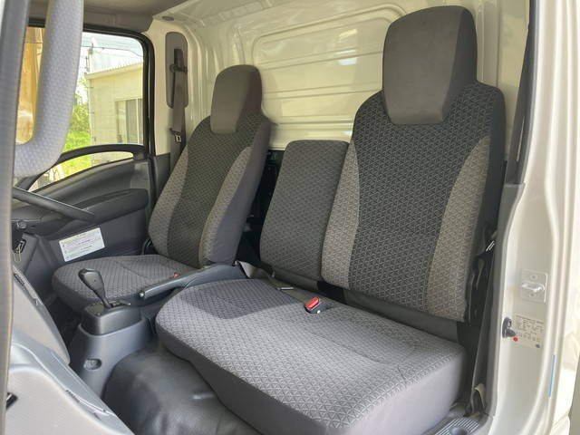 中古冷凍バン いすゞ エルフ