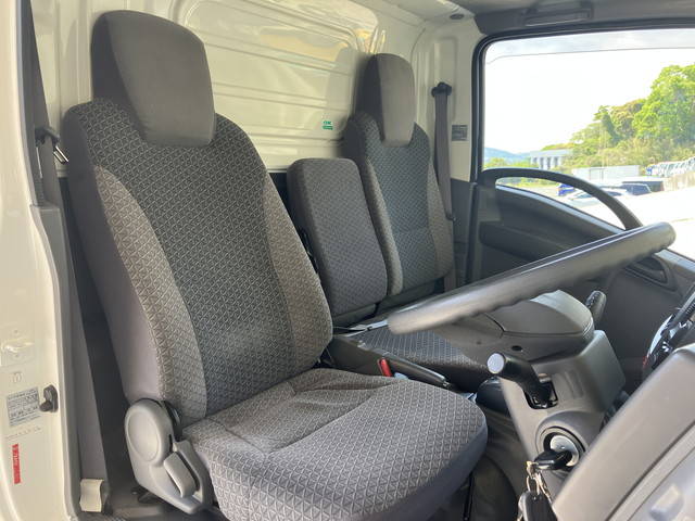 中古冷凍バン いすゞ エルフ