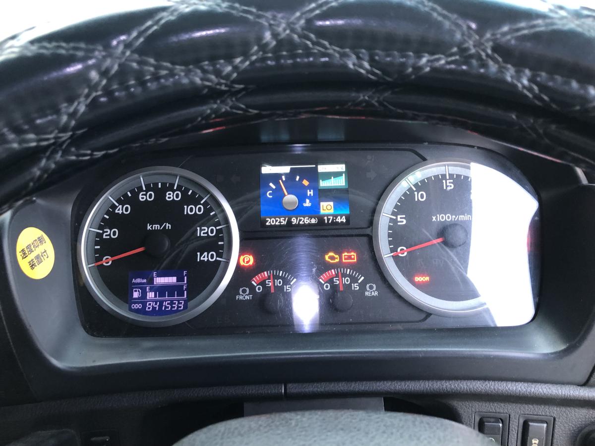 中古トラクタ 日野 