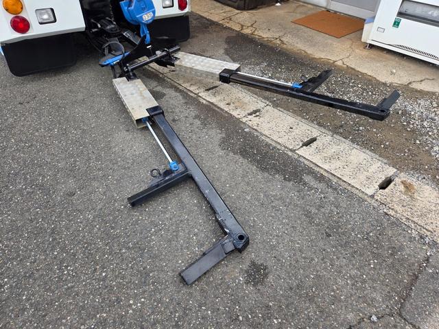 中古レッカー車 三菱ふそう キャンター