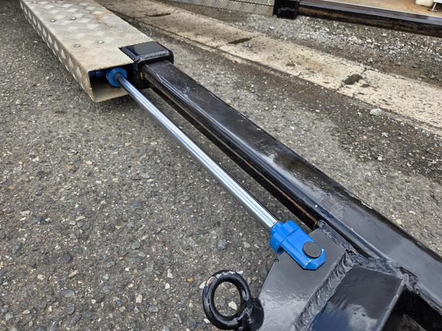 中古レッカー車 三菱ふそう キャンター