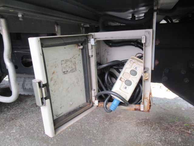 中古アルミバン いすゞ フォワード