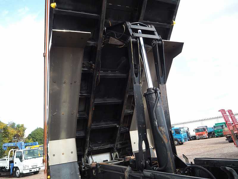 中古ダンプ 三菱ふそう スーパーグレート