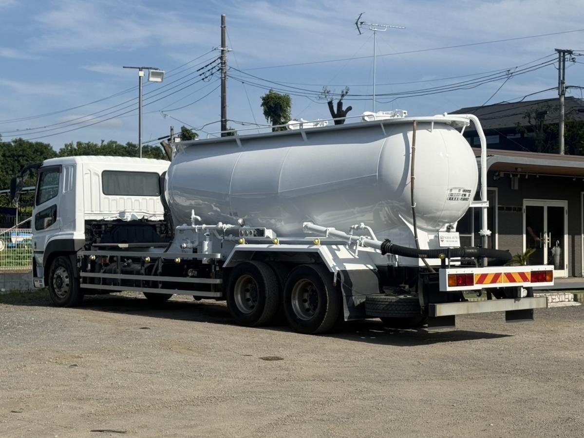 中古粉粒体運搬車 三菱 