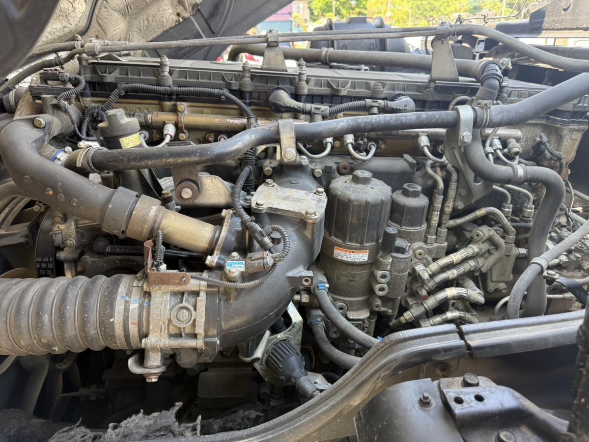 中古粉粒体運搬車 三菱 