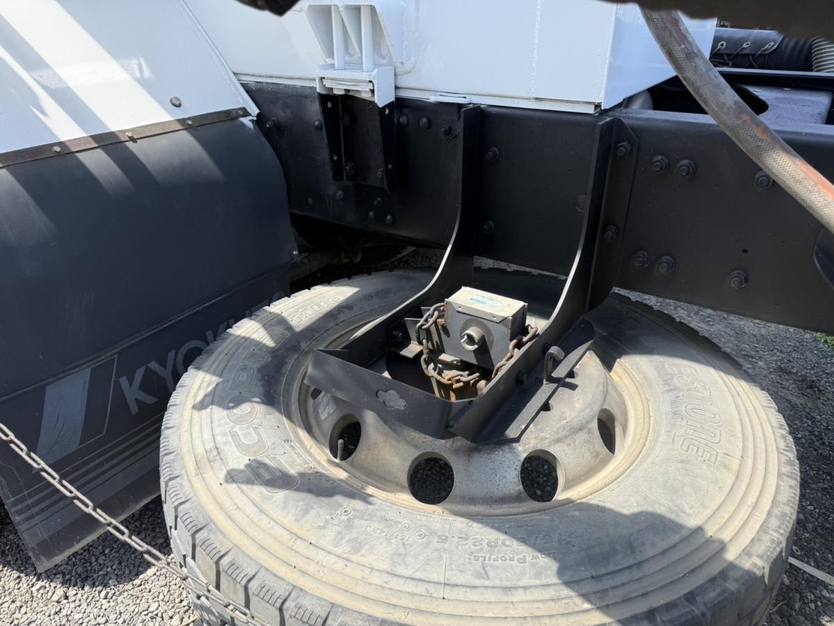 中古粉粒体運搬車 三菱 