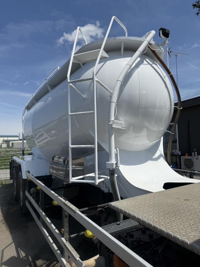 中古粉粒体運搬車 三菱 