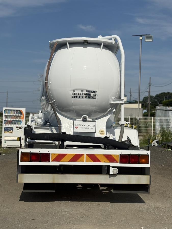 中古粉粒体運搬車 三菱 