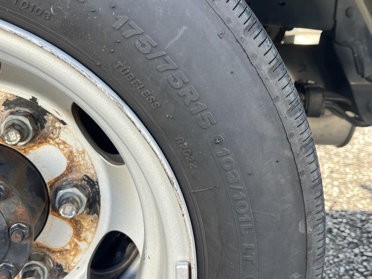 中古幌付き平ボディ トヨタ ダイナ