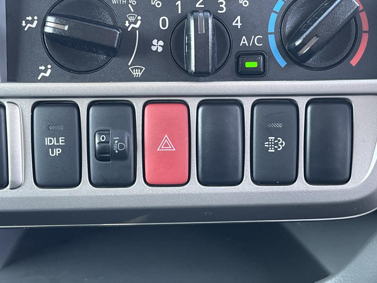 中古幌付き平ボディ トヨタ ダイナ